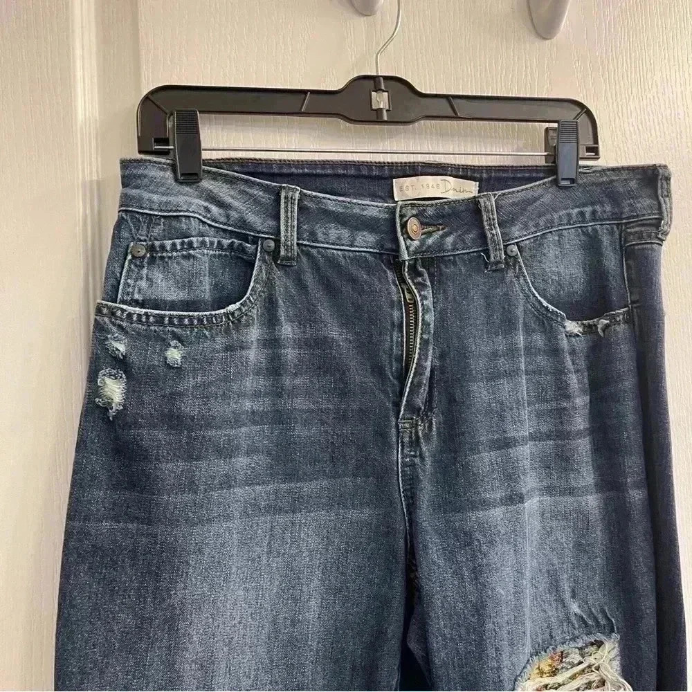 Distressed Denim Jeans with Fabric Underlay - Picture 9 of 11